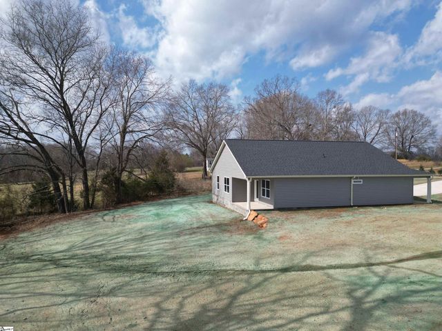 91 Simpson Creek Road, Laurens, SC 29360