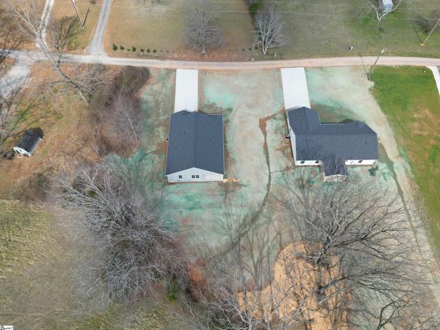 91 Simpson Creek Road, Laurens, SC 29360