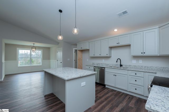 91 Simpson Creek Road, Laurens, SC 29360