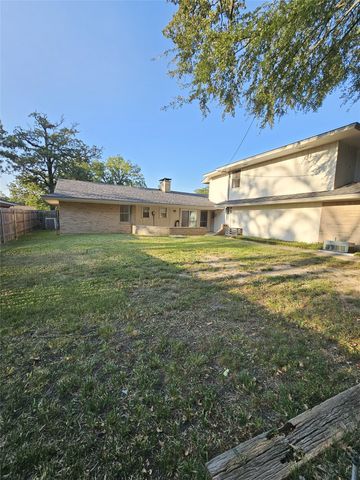 3605 W Houston, Paris, TX 75460