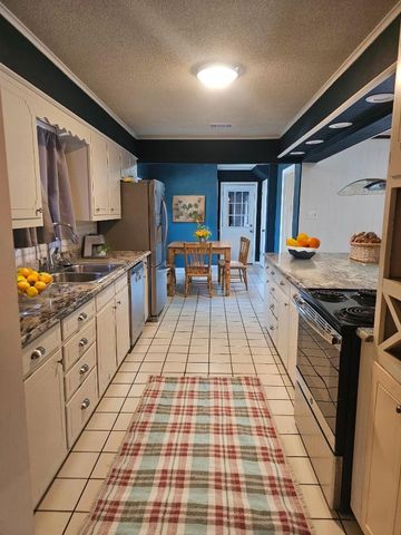 3605 W Houston, Paris, TX 75460