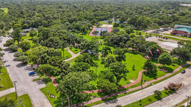 403 Trail Head Street, Friendswood, TX 77546