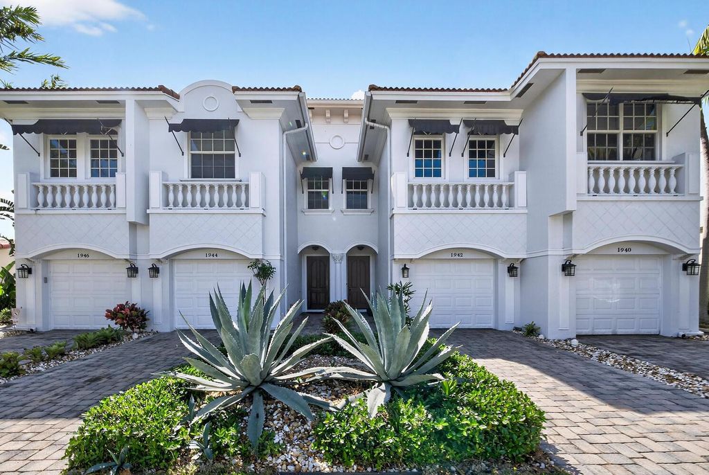1942 NE 32nd Street, Lighthouse Point, FL 33064