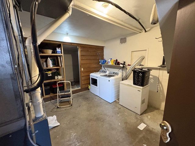 3722 N Casaloma Drive, Appleton, WI 54913