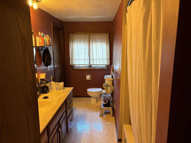 3722 N Casaloma Drive, Appleton, WI 54913