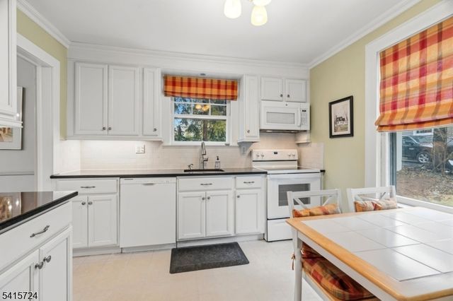 97 Harding Rd, Glen Rock Boro, NJ 07452