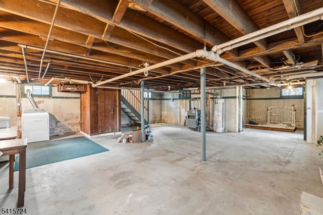 97 Harding Rd, Glen Rock Boro, NJ 07452