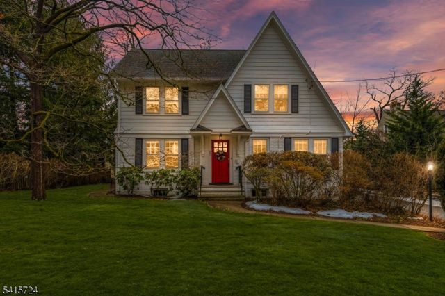 97 Harding Rd, Glen Rock Boro, NJ 07452