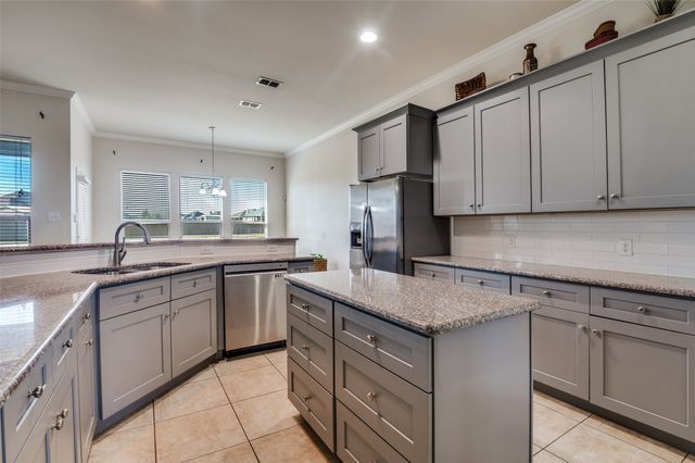 124 Windsor Circle, Waxahachie, TX 75165