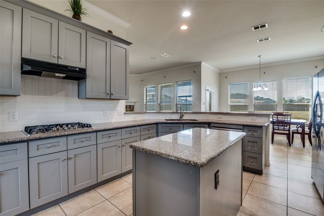 124 Windsor Circle, Waxahachie, TX 75165