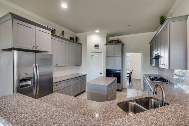 124 Windsor Circle, Waxahachie, TX 75165