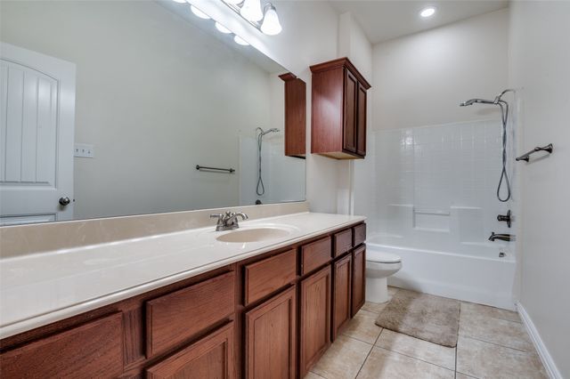 124 Windsor Circle, Waxahachie, TX 75165