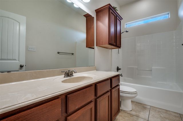 124 Windsor Circle, Waxahachie, TX 75165