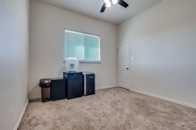 124 Windsor Circle, Waxahachie, TX 75165