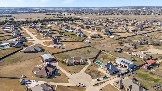 124 Windsor Circle, Waxahachie, TX 75165