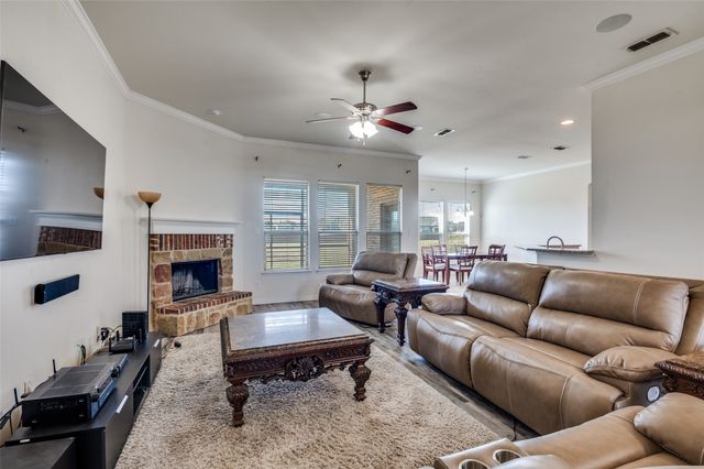 124 Windsor Circle, Waxahachie, TX 75165