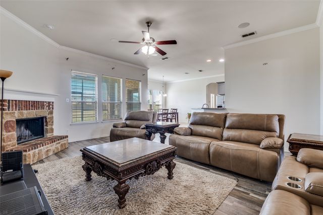 124 Windsor Circle, Waxahachie, TX 75165