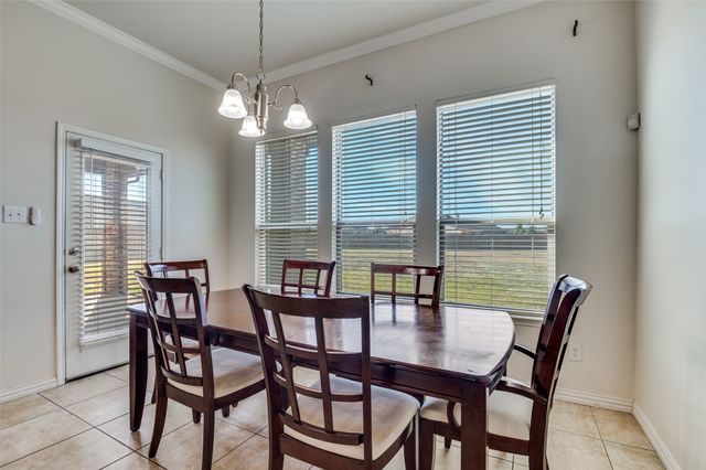 124 Windsor Circle, Waxahachie, TX 75165