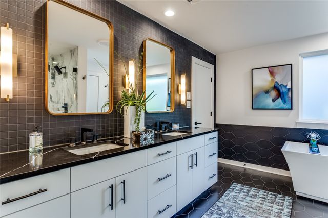 3417 Worth Hills Drive, Fort Worth, TX 76109