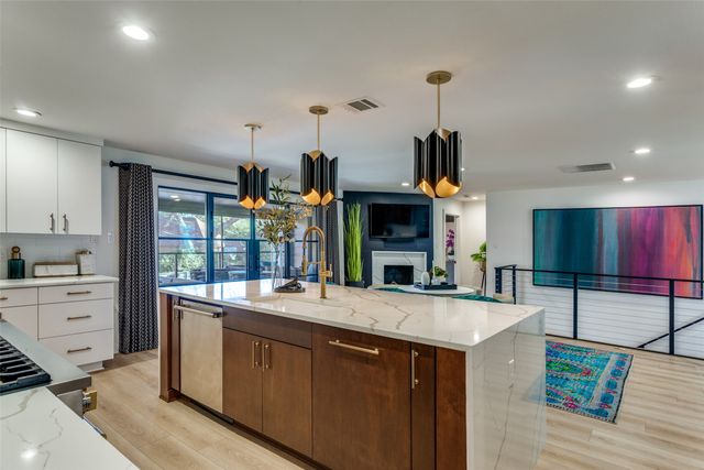 3417 Worth Hills Drive, Fort Worth, TX 76109