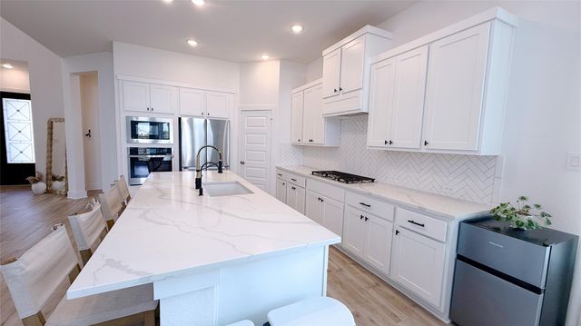 6018 Rolling Stream Court, Fulshear, TX 77441