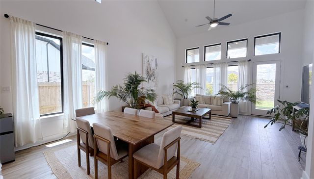 6018 Rolling Stream Court, Fulshear, TX 77441