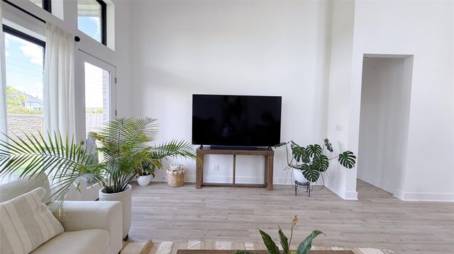 6018 Rolling Stream Court, Fulshear, TX 77441