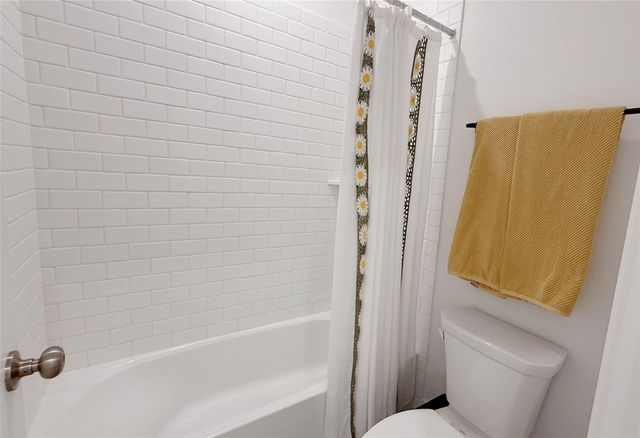 6018 Rolling Stream Court, Fulshear, TX 77441