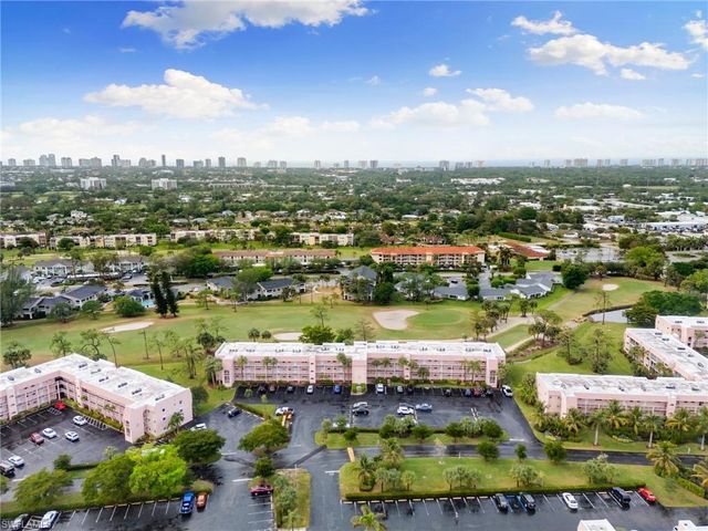 160 Turtle Lake CT # 210, Naples, FL 34105