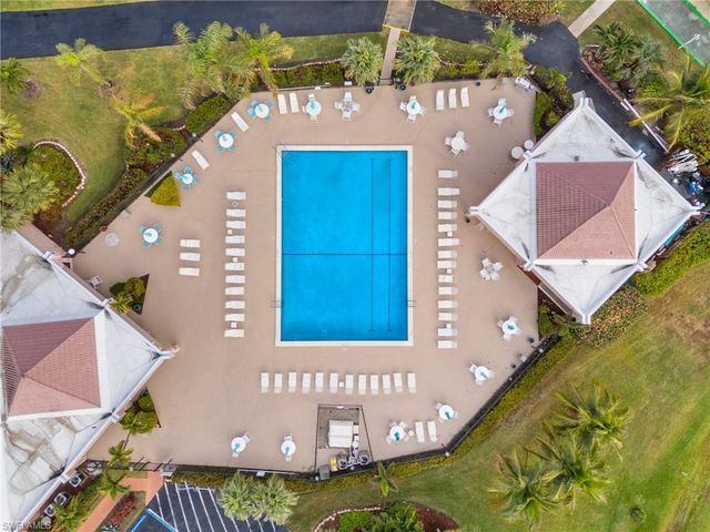 160 Turtle Lake CT # 210, Naples, FL 34105