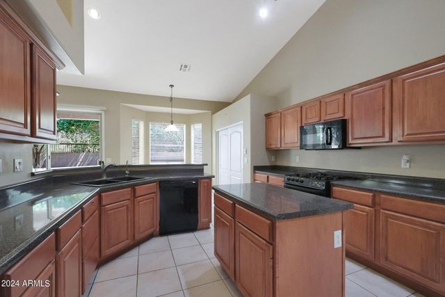 7632 E Snowdon Circle, Mesa, AZ 85207