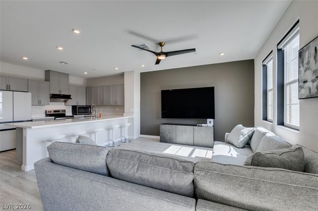 5618 Beguiling Falls Street, Las Vegas, NV 89148
