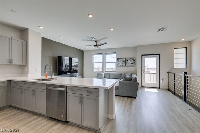 5618 Beguiling Falls Street, Las Vegas, NV 89148