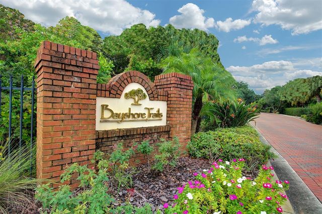 2860 BAYSHORE TRAILS DRIVE, Tampa, FL 33611