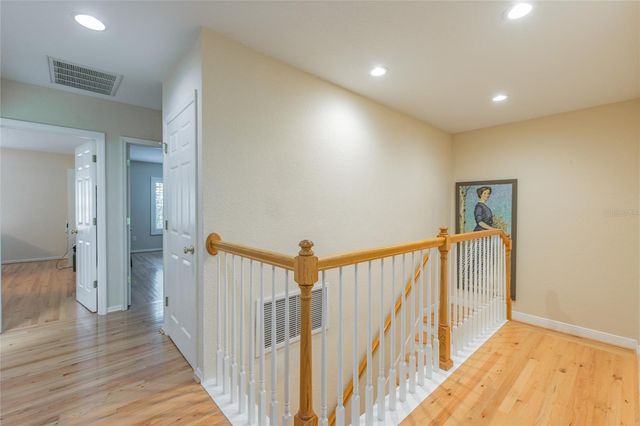 2860 BAYSHORE TRAILS DRIVE, Tampa, FL 33611