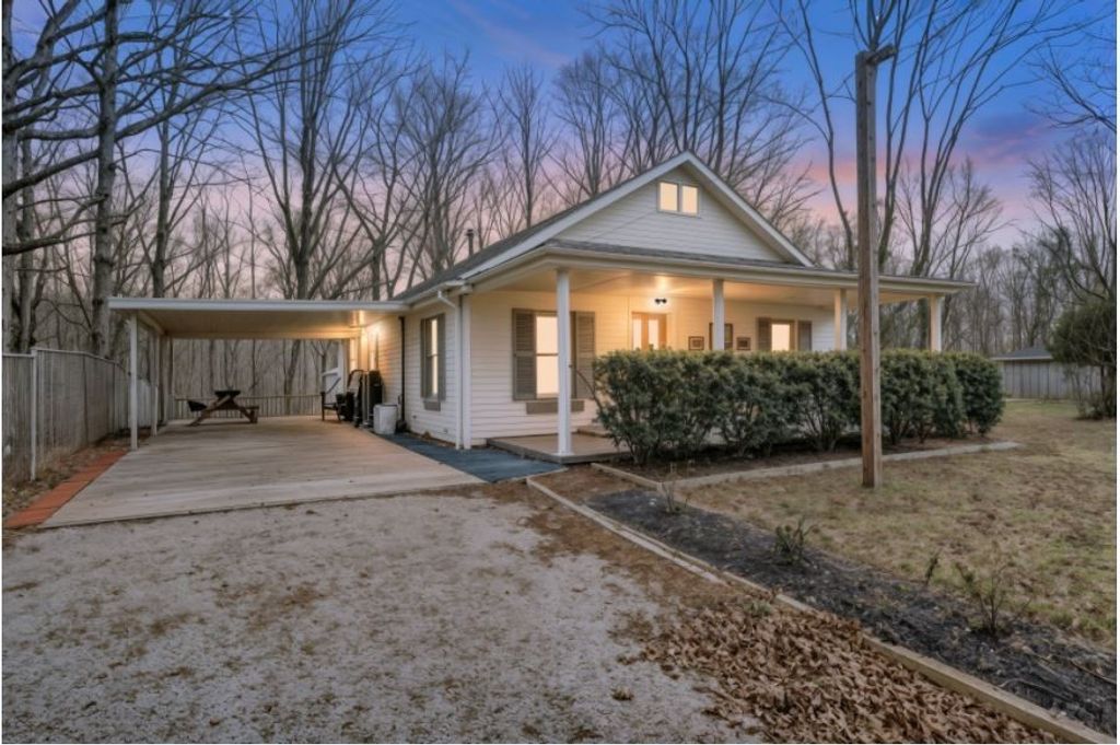 408 Spring St, Monteagle, TN 37356