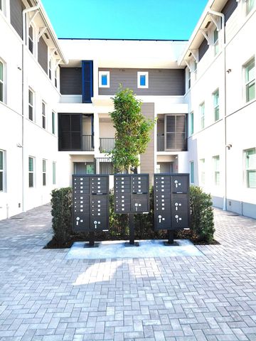 8878 Lake Worth Road 209, Lake Worth, FL 33467