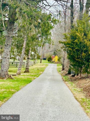 6331 OLD CARLISLE RD, Dover, PA 17315