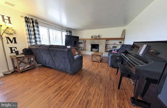 6331 OLD CARLISLE RD, Dover, PA 17315