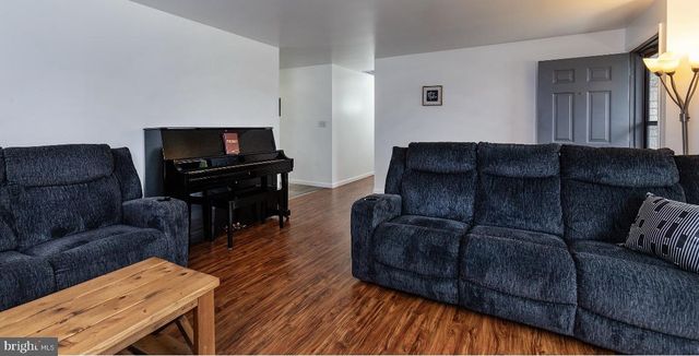 6331 OLD CARLISLE RD, Dover, PA 17315