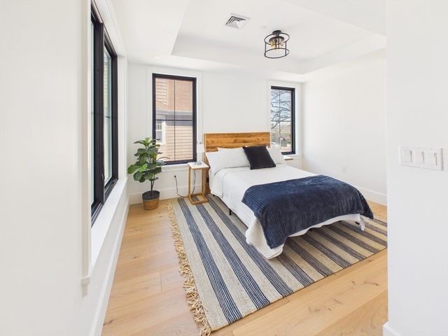 244 L Street 4, Boston, MA 02127