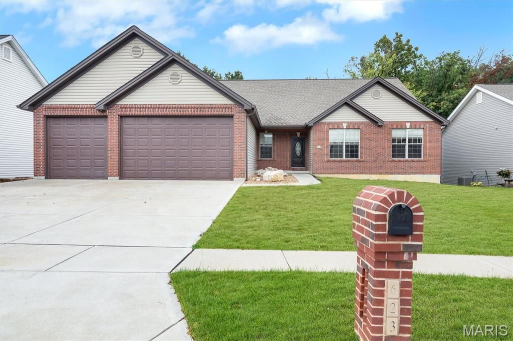 623 Castle Ridge Drive, Wentzville, MO 63385