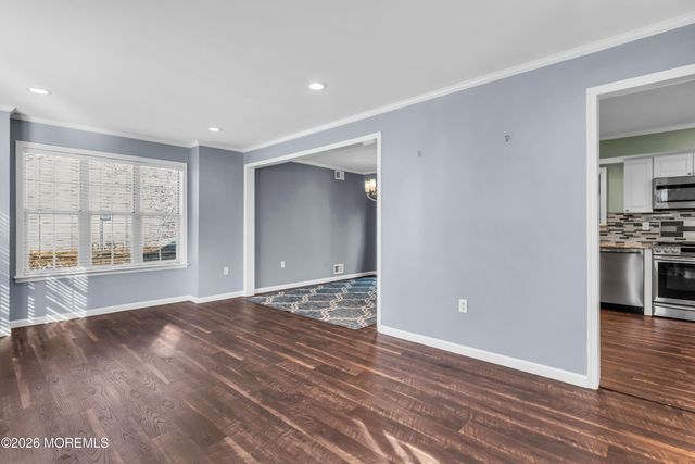 621 Buenaventura Court, Toms River, NJ 08753