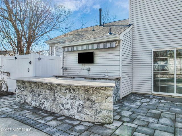 621 Buenaventura Court, Toms River, NJ 08753