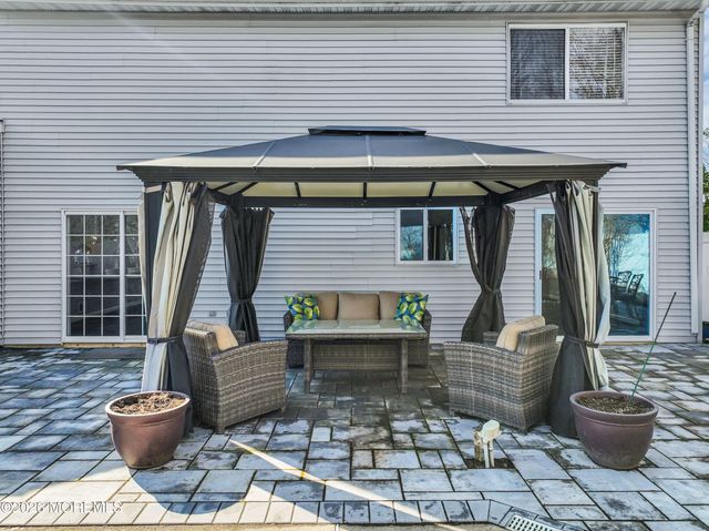 621 Buenaventura Court, Toms River, NJ 08753