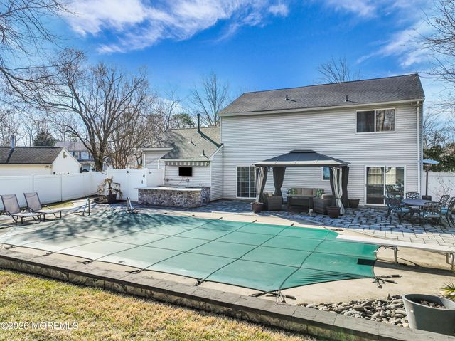 621 Buenaventura Court, Toms River, NJ 08753