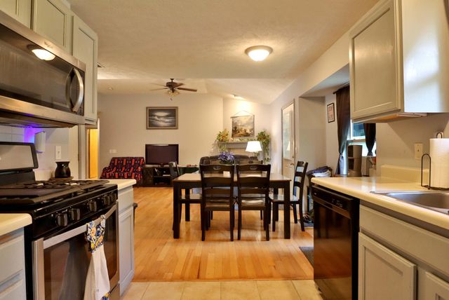 5253 S Morning Glory Lane, Battlefield, MO 65619