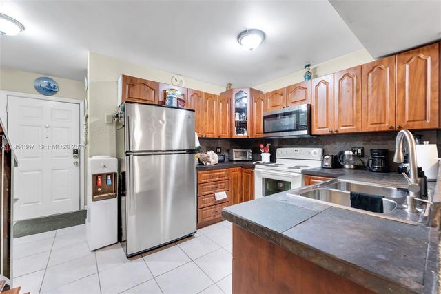 15389 S Dixie Hwy 38 Hwy, Palmetto Bay, FL 33157