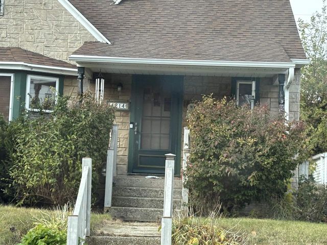 1214 S 18TH STREET, Manitowoc, WI 54220