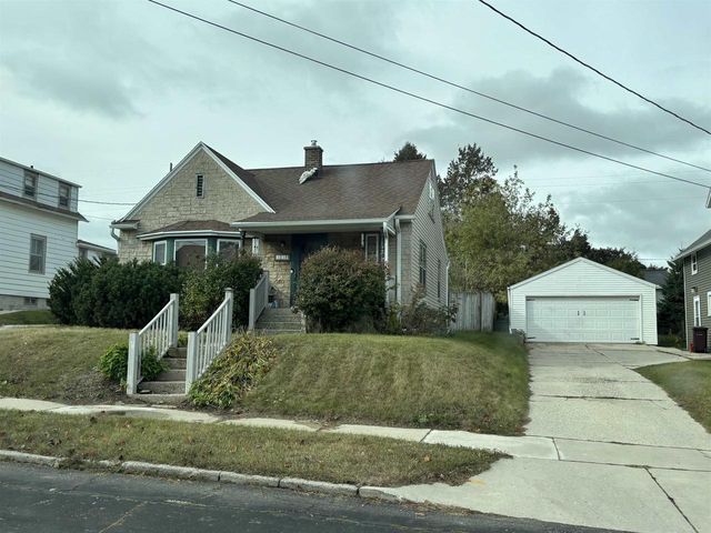 1214 S 18TH STREET, Manitowoc, WI 54220